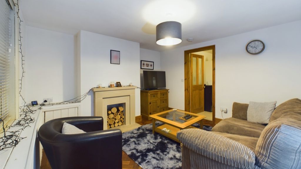 Property photo 2 of 17 2922316