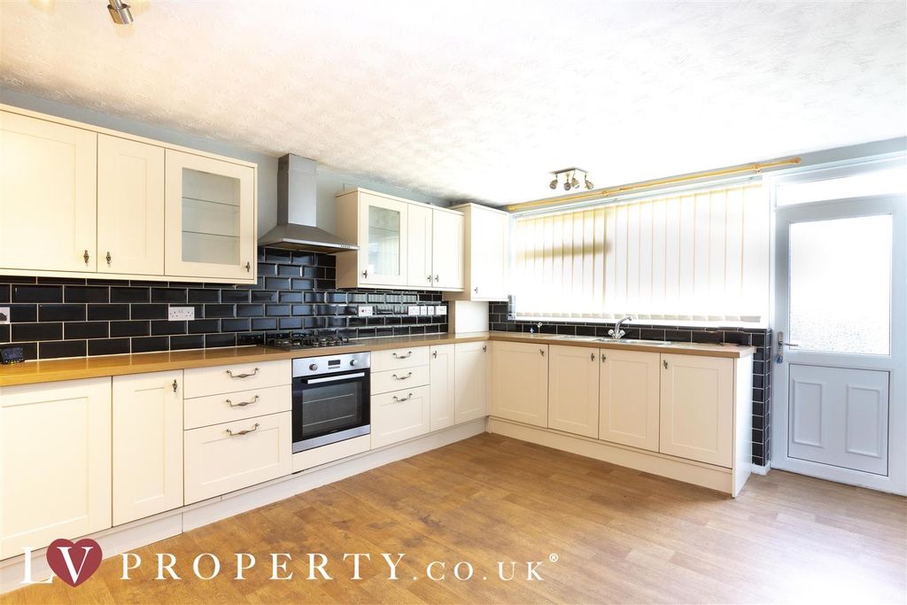 Property photo 3 of 10 N1.Jpg
