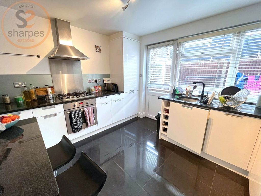 Property photo 1 of 9 3