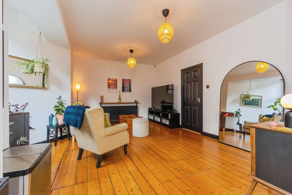 Property photo 2 of 17 Photo