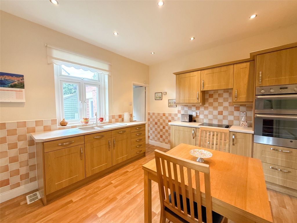 Property photo 3 of 39 Dining Kitchen