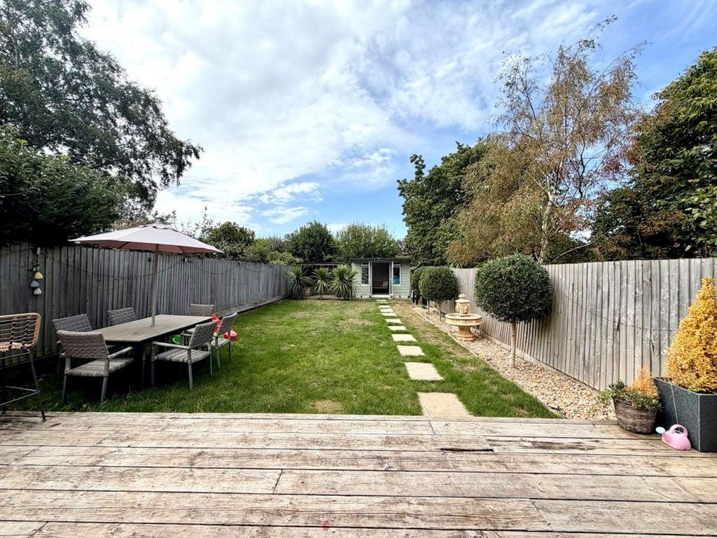 Property photo 2 of 21
