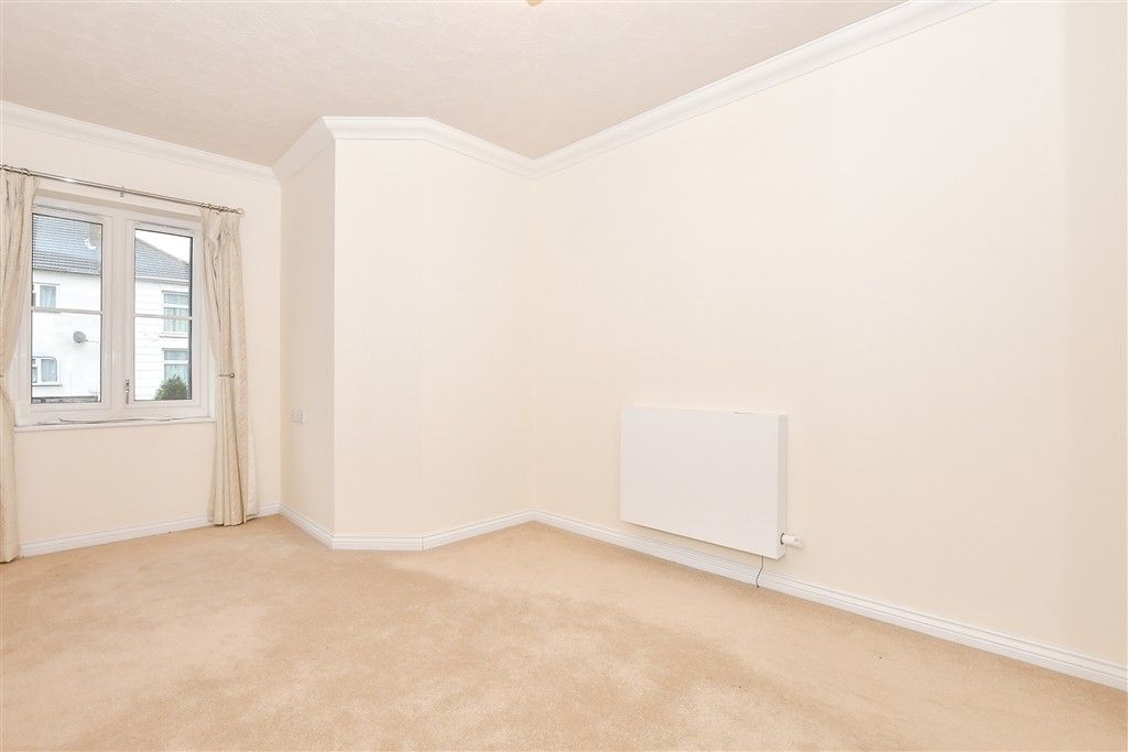 Property photo 3 of 10 Bedroom