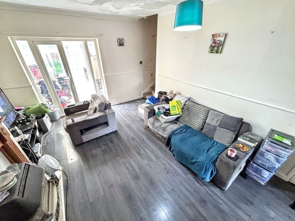 Property photo 3 of 14