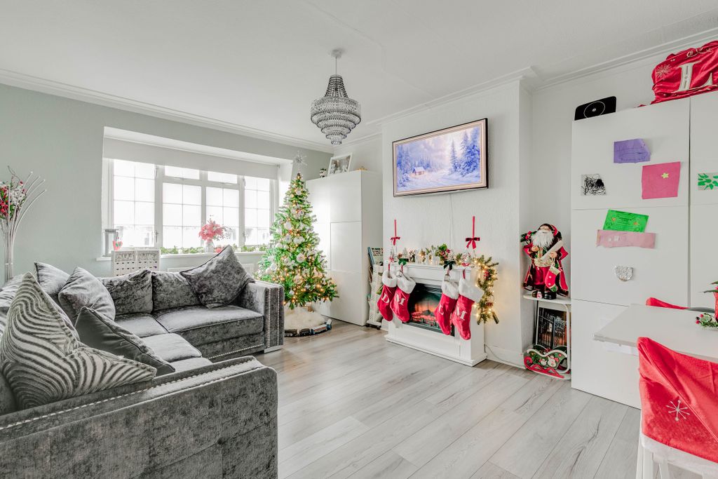 Property photo 1 of 12 42 Crown Point, Se19 (Brighter Edit) - 12