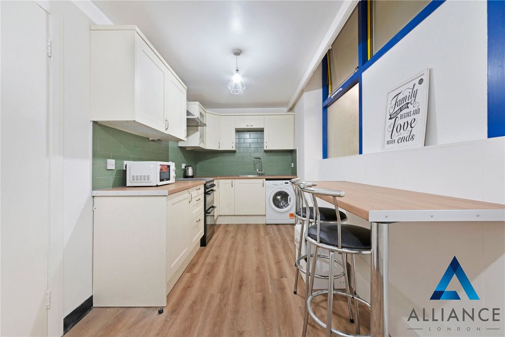 Property photo 3 of 13 Picture No. 02
