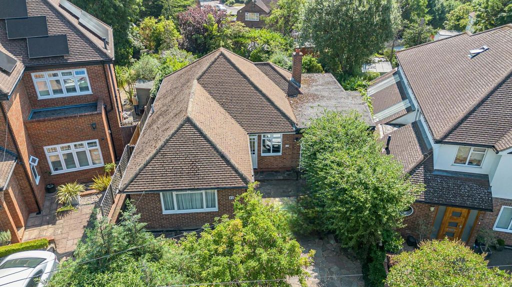 Property photo 2 of 22 Picture No. 28