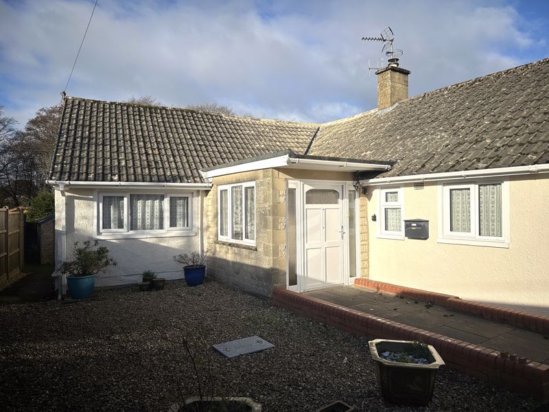 Property photo 2 of 21 Entrance