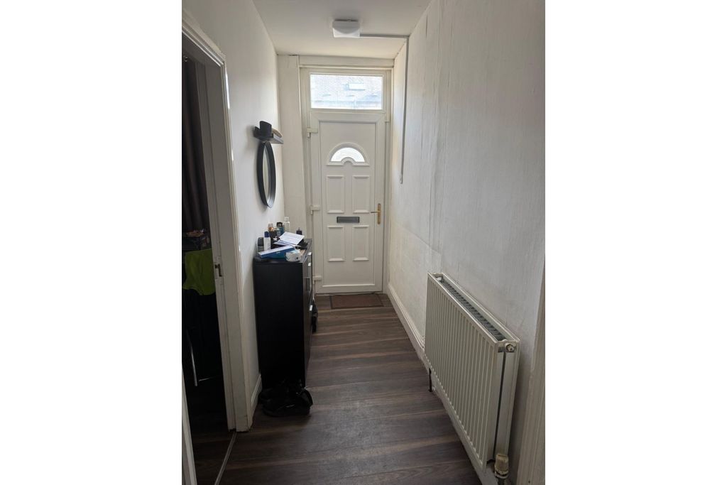 Property photo 2 of 15 Entrance Hall