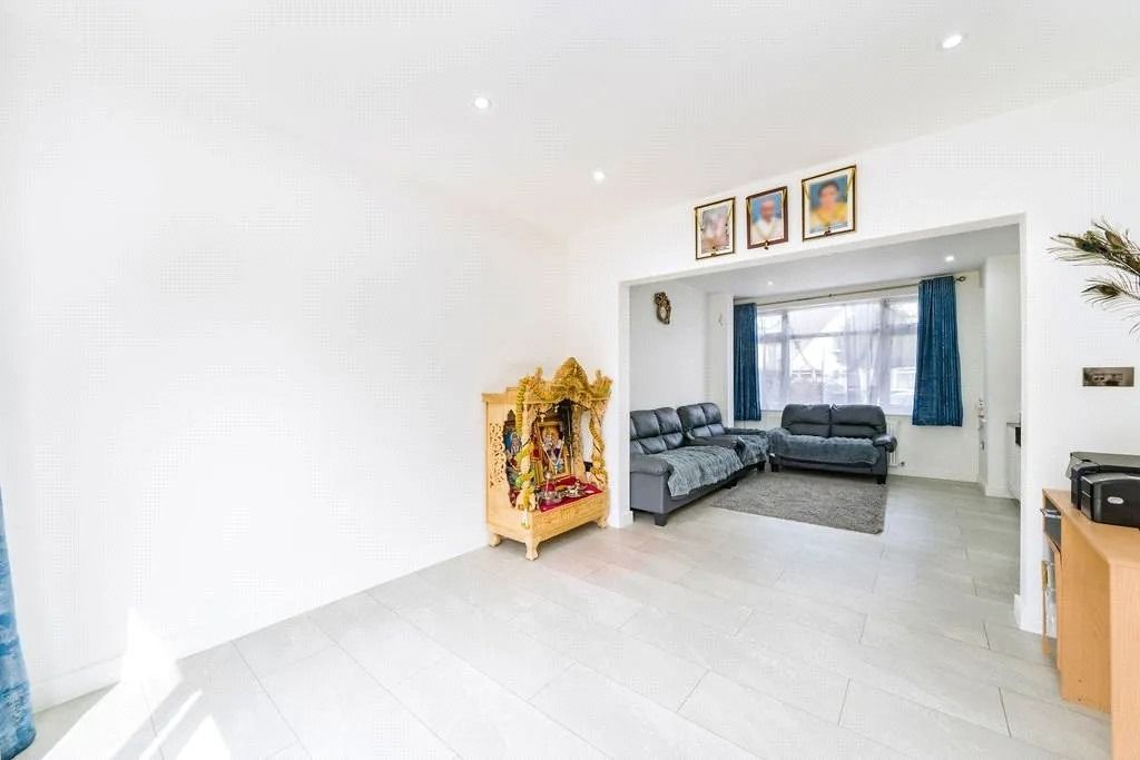 Property photo 3 of 13 4793762