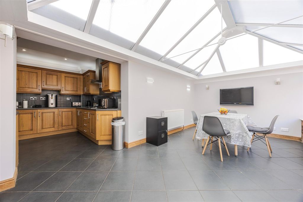 Property photo 2 of 18 Dining Room