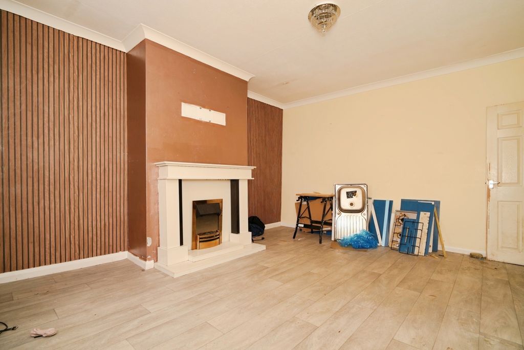 Property photo 3 of 16 2