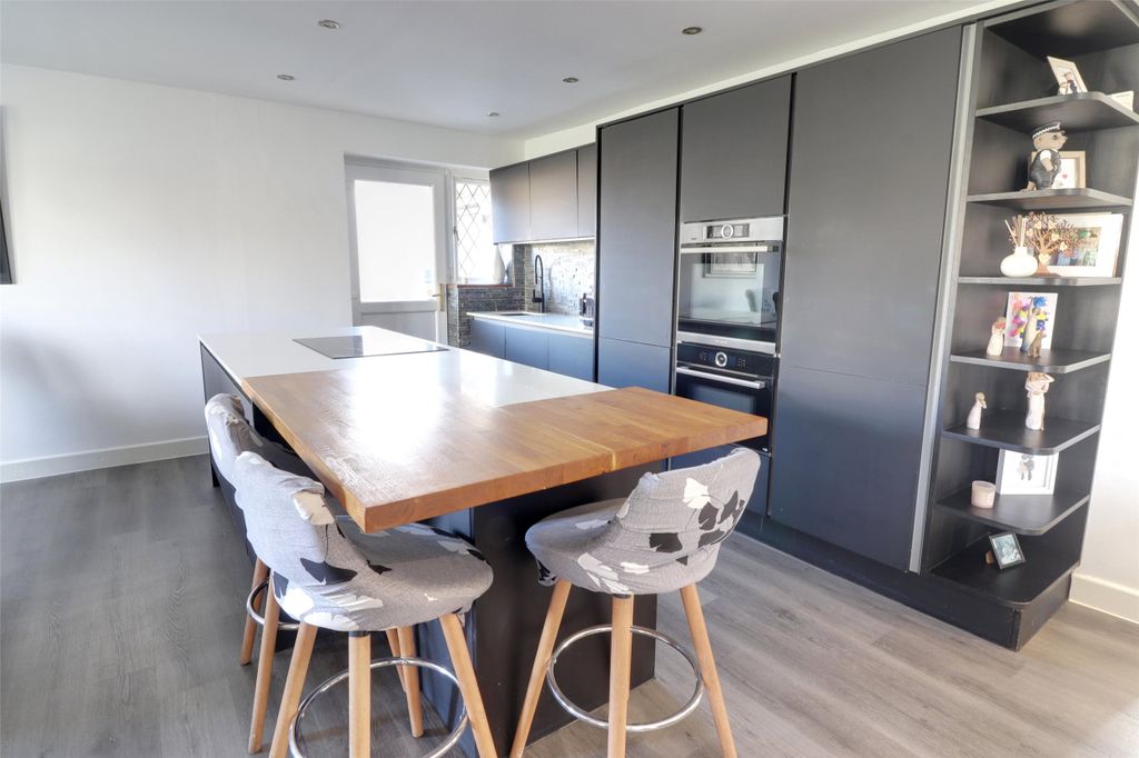 Property photo 2 of 13 2 - Picture No. 02