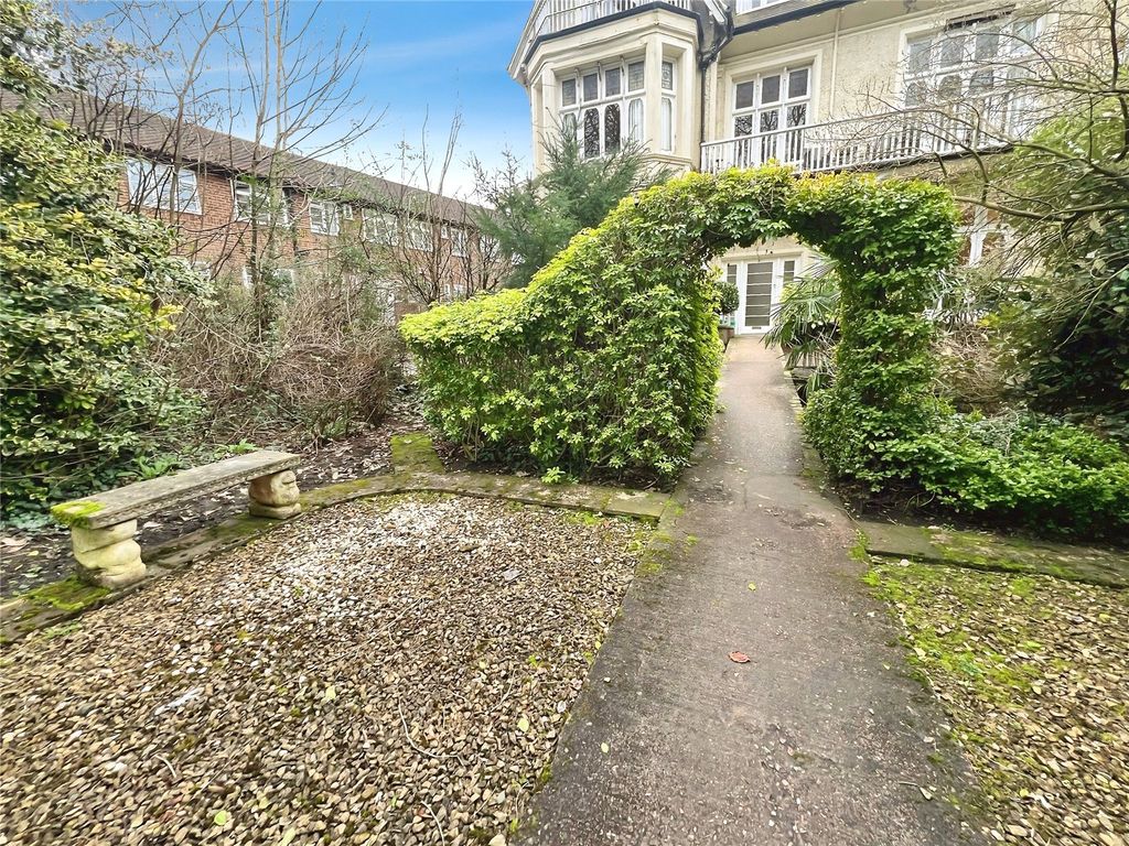 Property photo 3 of 10 Front