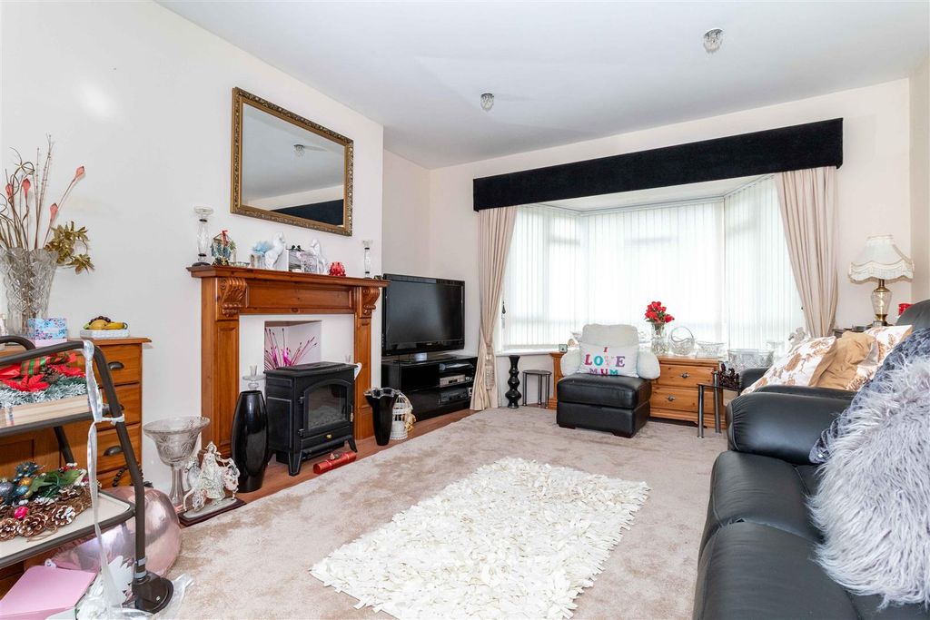 Property photo 2 of 9 Cizburyrd-6.Jpg