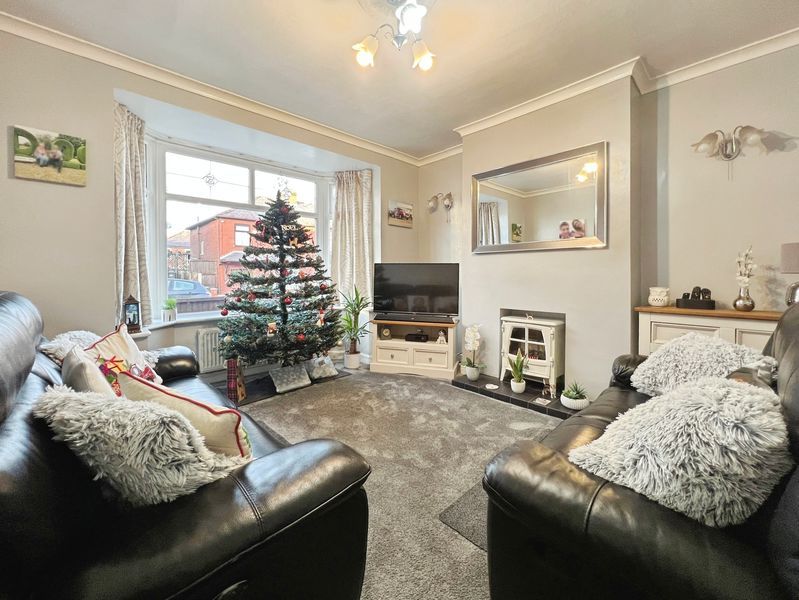 Property photo 2 of 20 Lounge