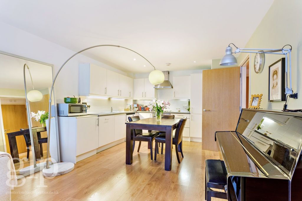 Property photo 3 of 14 4267514