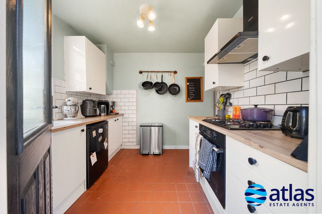 Property photo 3 of 29 Kitchen