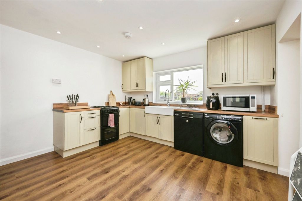Property photo 3 of 14 Picture No. 34