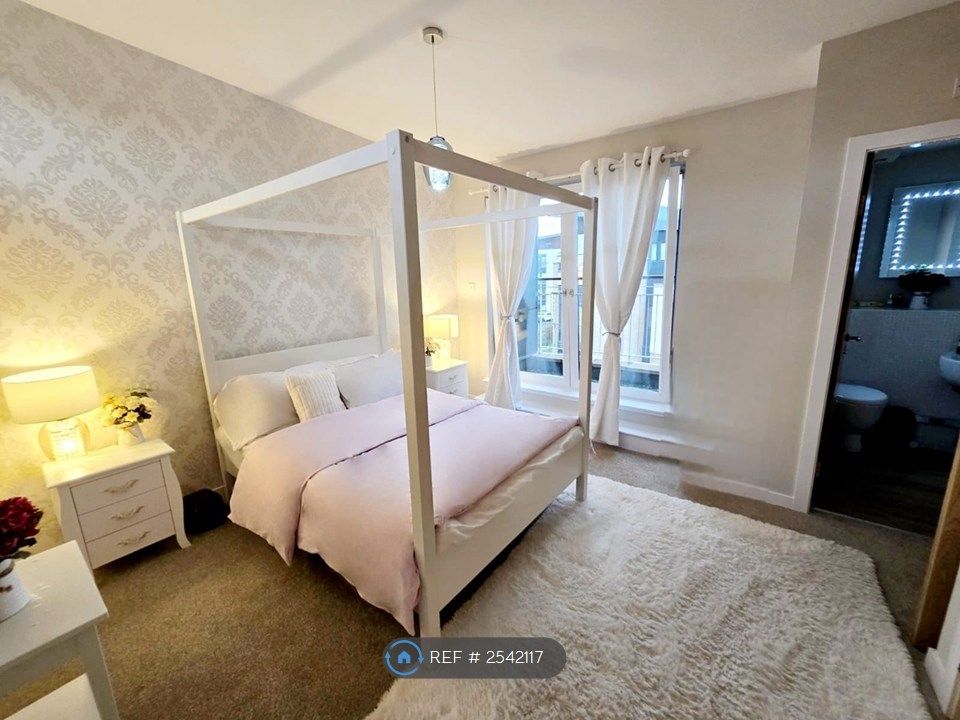 Property photo 2 of 35 Pethouse King Room With Ensuite