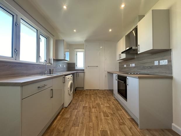 Property photo 2 of 14 Kitchen