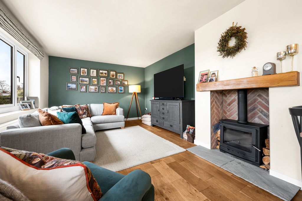 Property photo 3 of 31