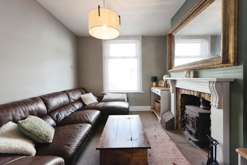 Property photo 3 of 13 Pbox-Img.Jpg
