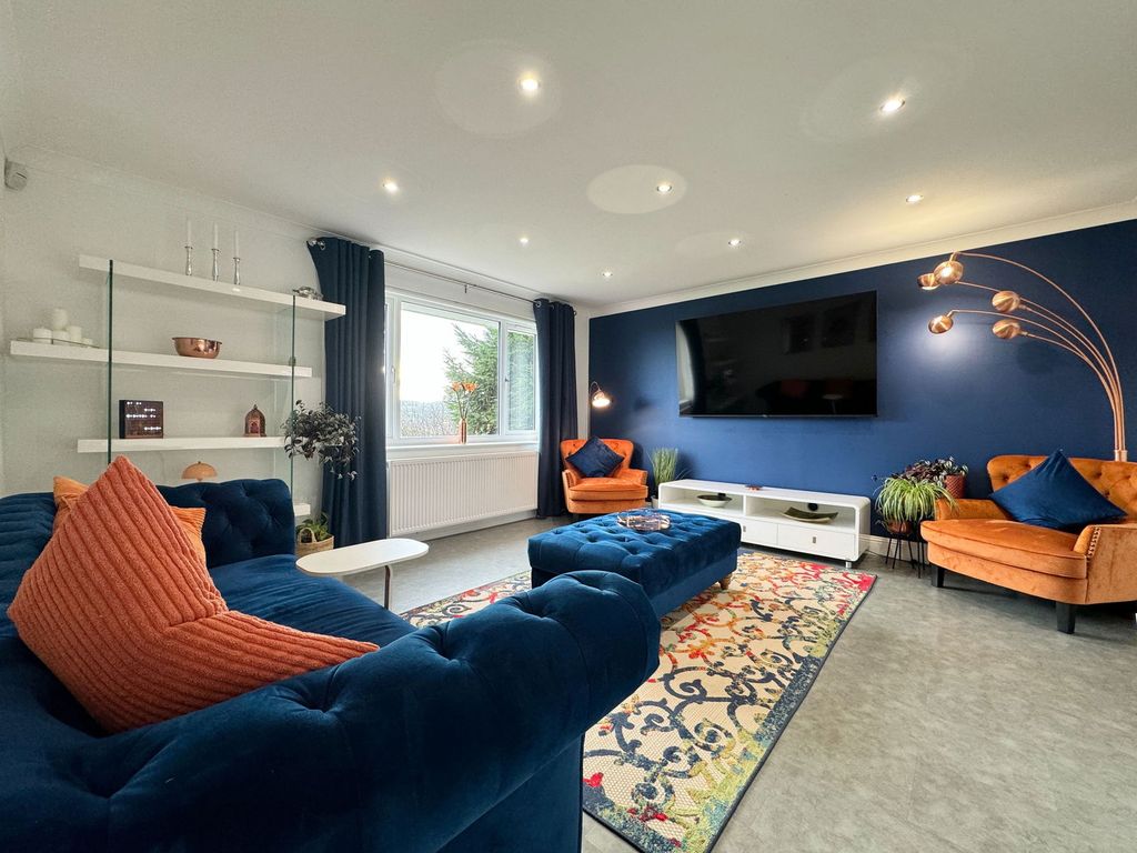 Property photo 2 of 44