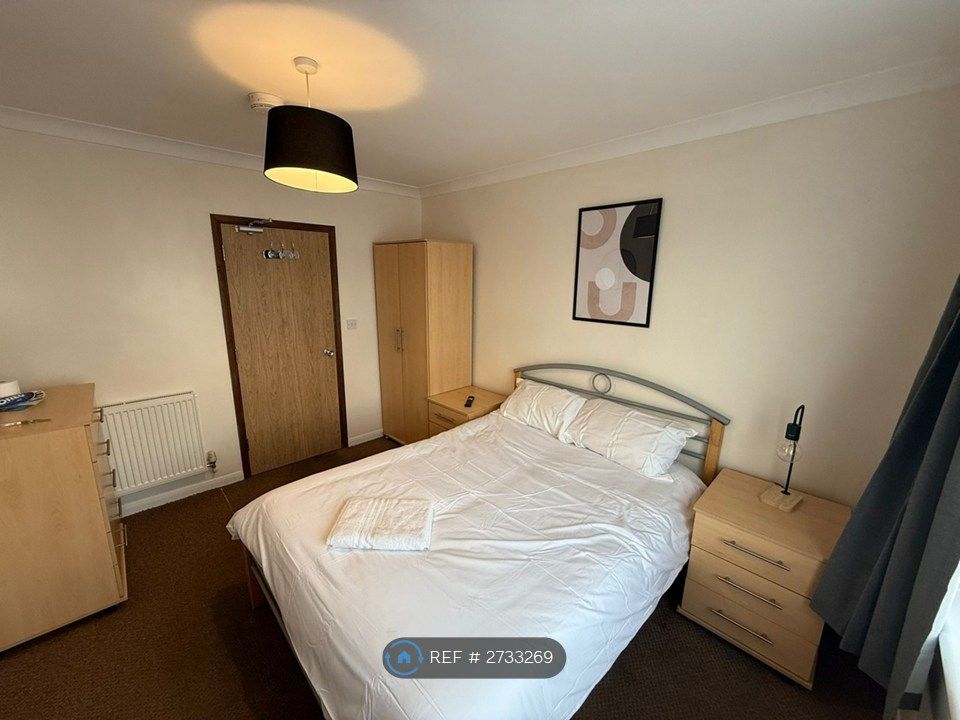 Property photo 1 of 10 Room 4