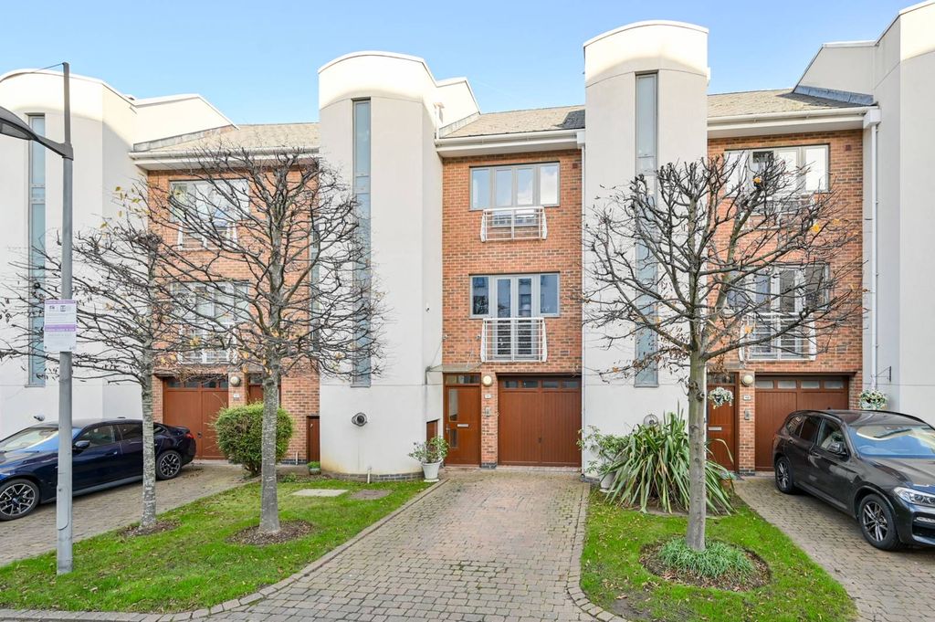 Property photo 2 of 19