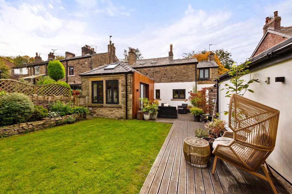 Property photo 2 of 46