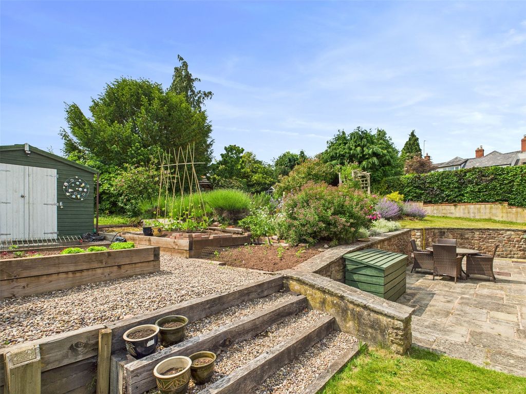 Property photo 3 of 27 Picture No. 28
