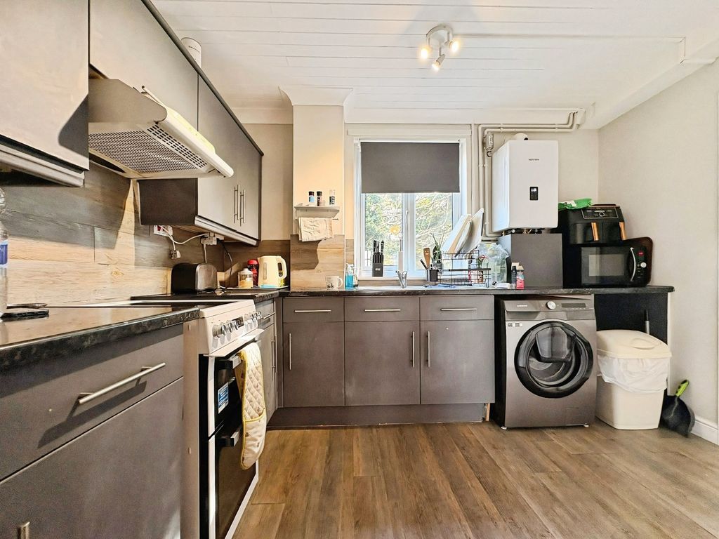 Property photo 3 of 11 Image