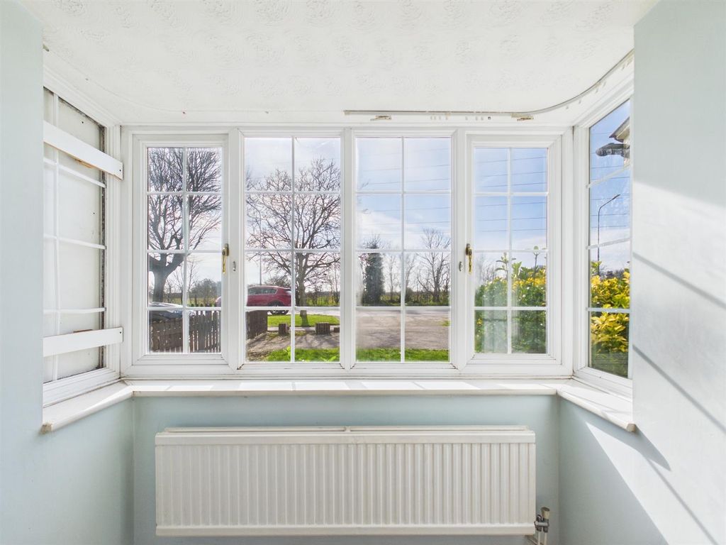 Property photo 2 of 21 Lounge Window.Jpg