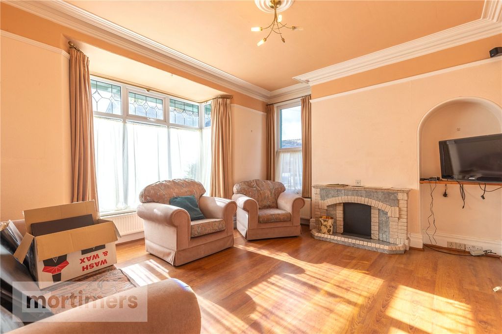 Property photo 2 of 22 Picture No. 24