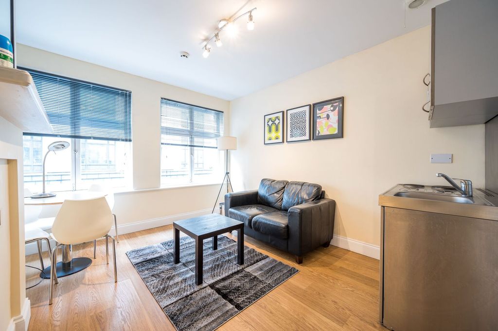 Property photo 1 of 4