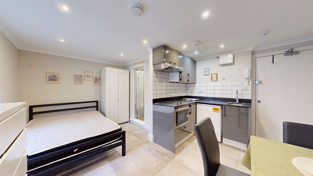 Property photo 3 of 11 67B4A3795Cdb30760A55449c_1Fa7811d1E3E1A3Bfa9c3599F