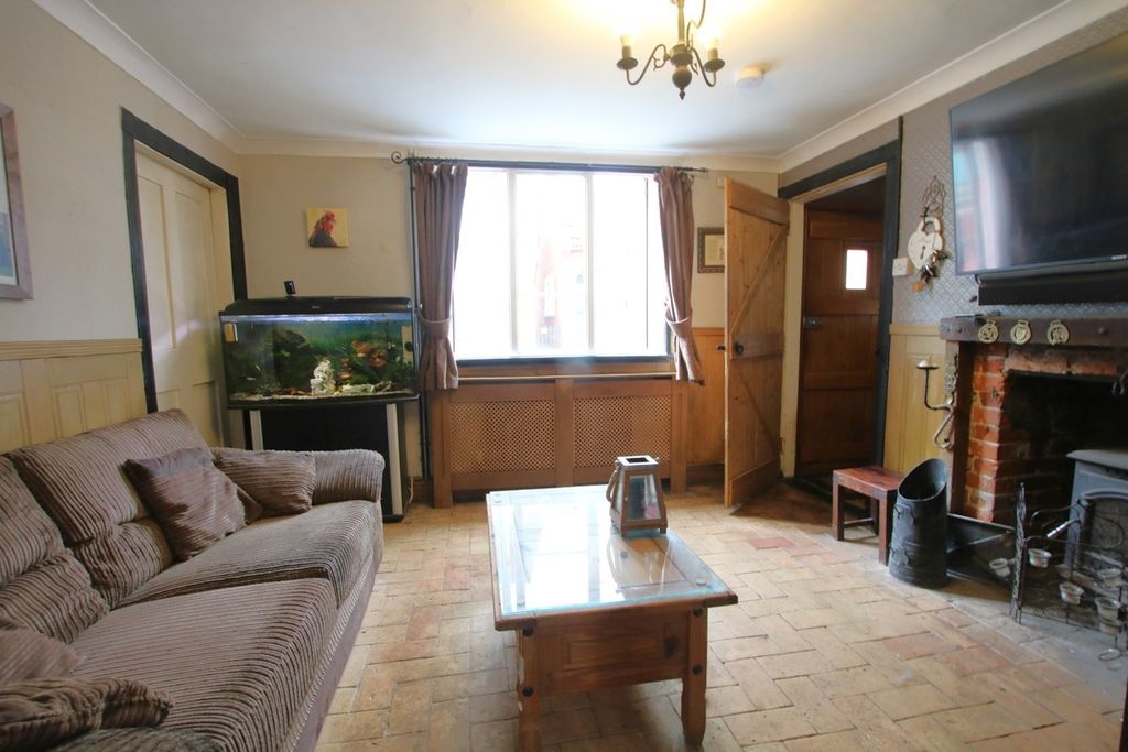 Property photo 2 of 9