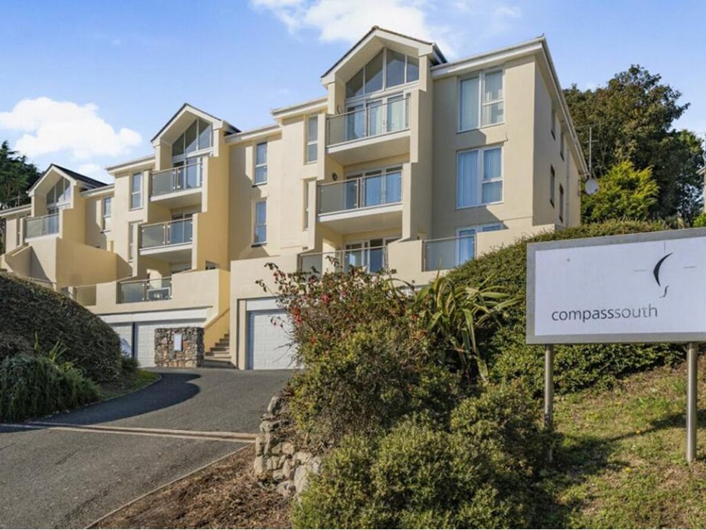 Property photo 2 of 22