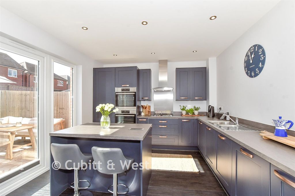 Property photo 3 of 11 Kitchen/Diner