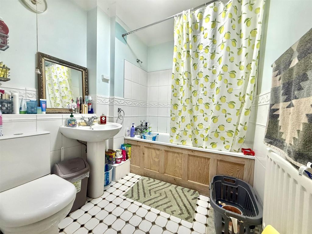 Property photo 3 of 6 Bathroom