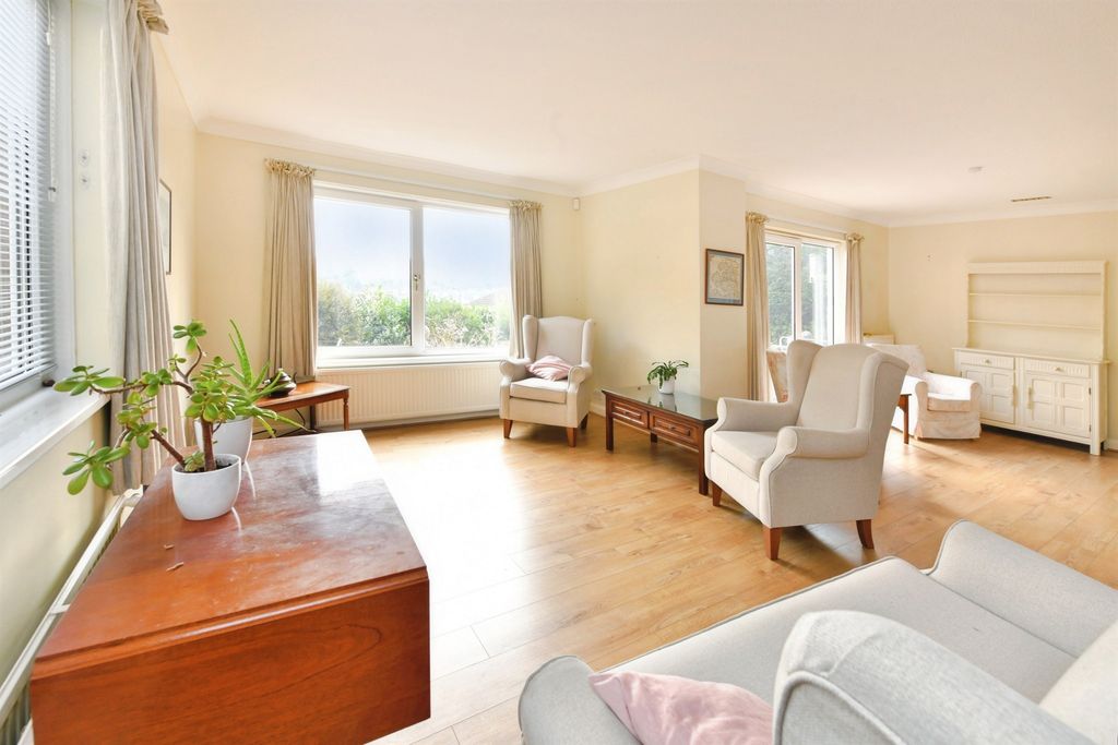 Property photo 3 of 20