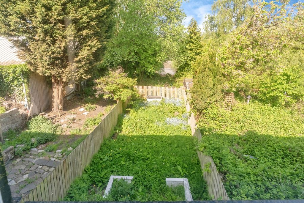Property photo 2 of 16 Photo