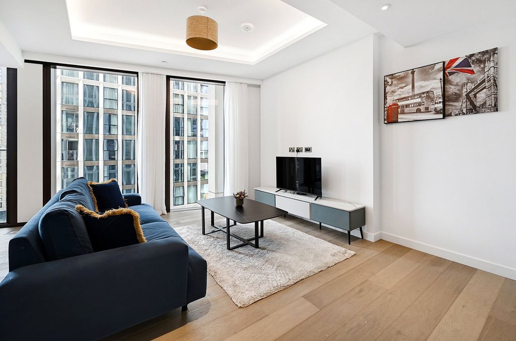 Property photo 3 of 18 Thames City