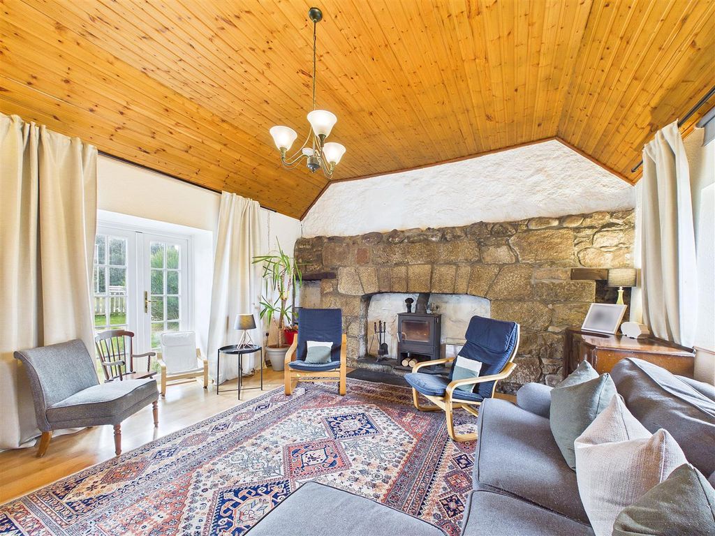 Property photo 2 of 27 Sitting Room