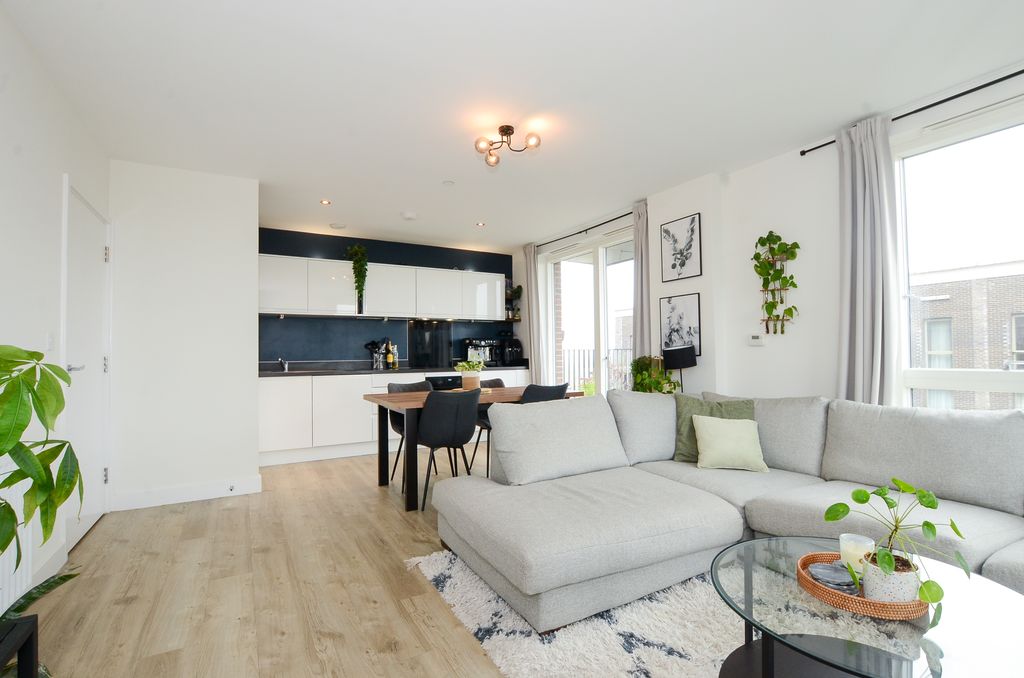 Property photo 1 of 16 Dsc_7012