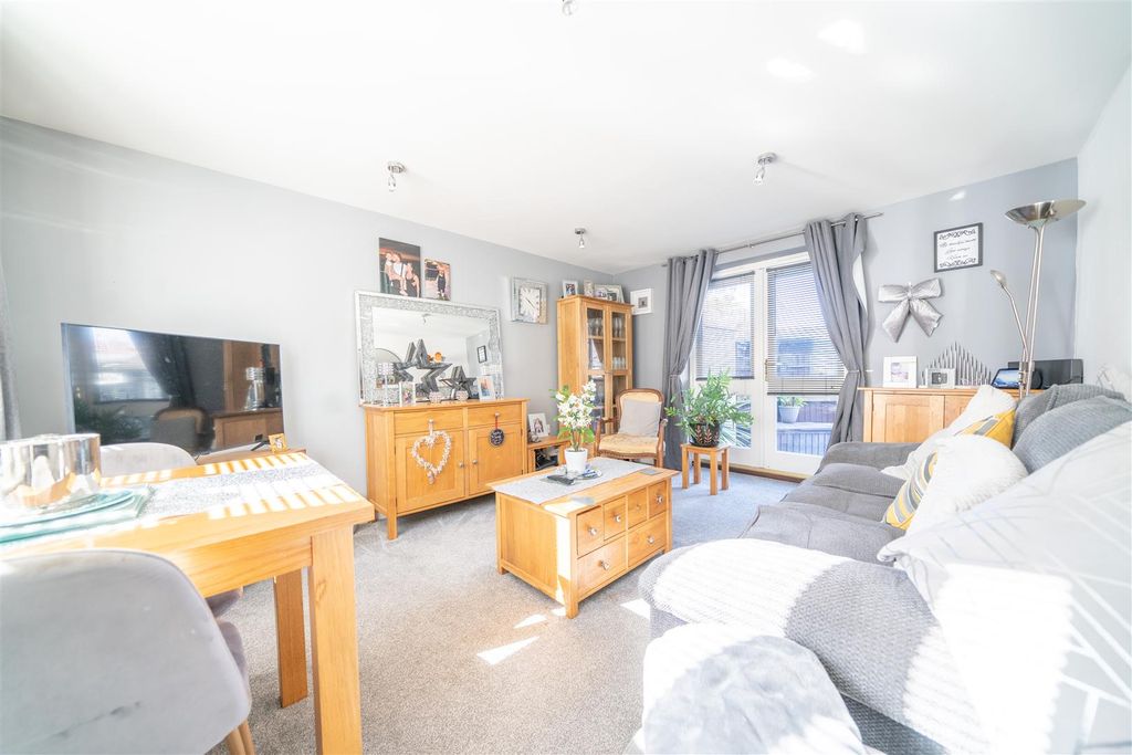 Property photo 2 of 15 16.Jpg