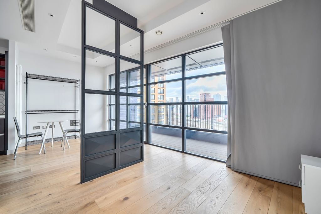 Property photo 1 of 17 1396999-7-696F9ee...