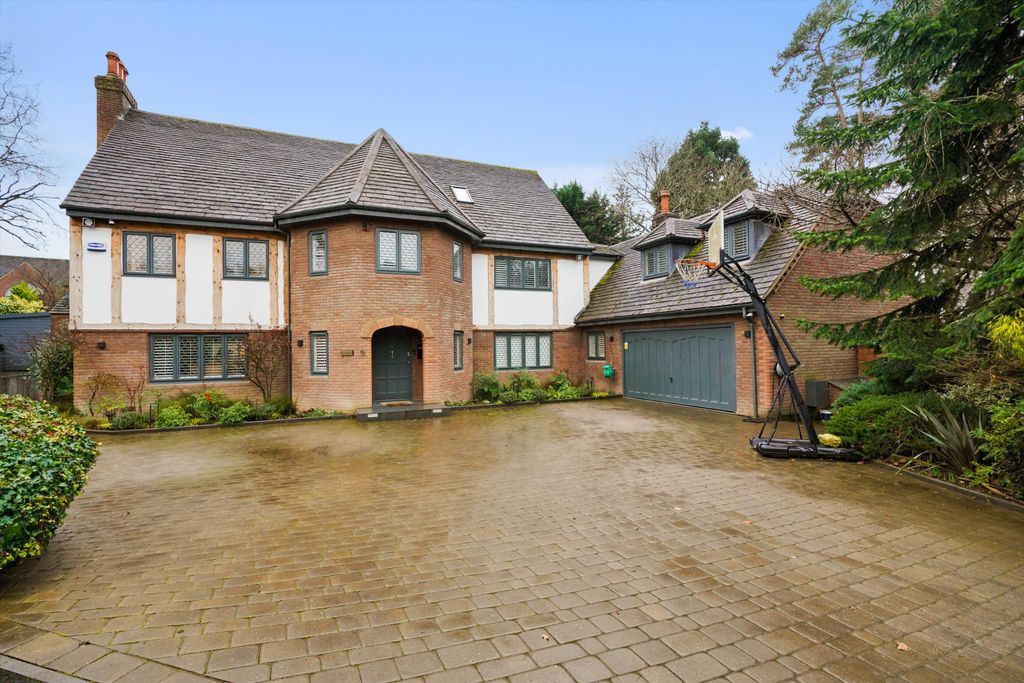 Property photo 1 of 16 Image