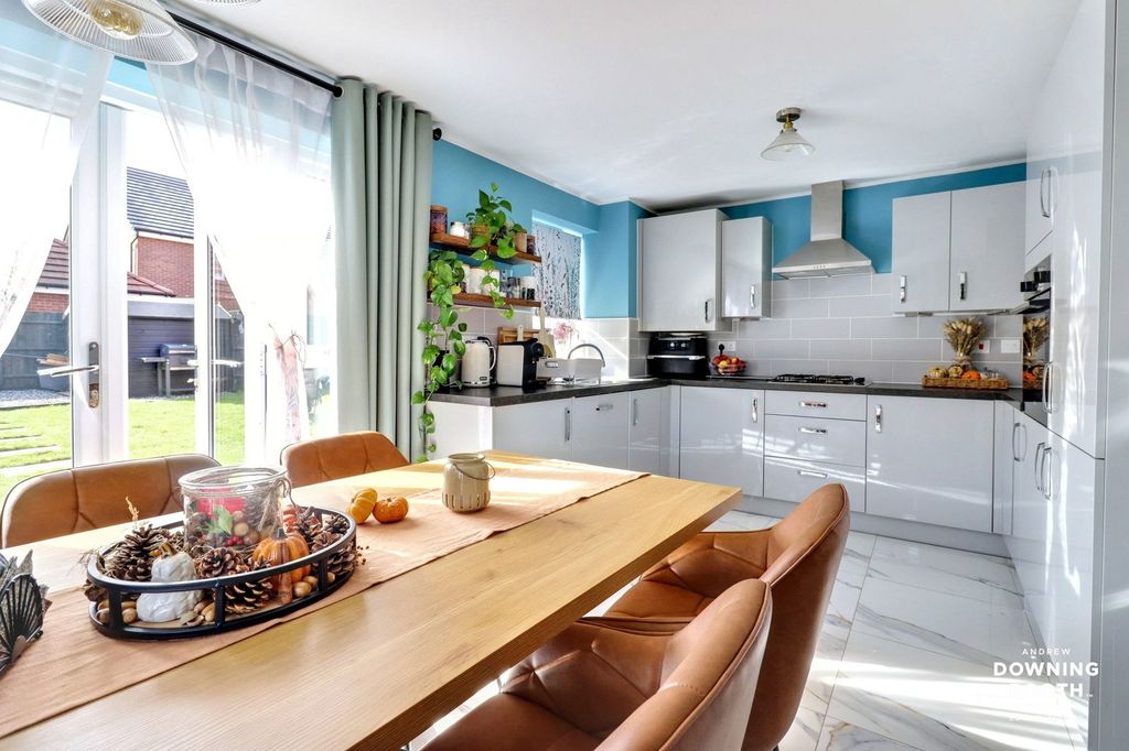 Property photo 2 of 25